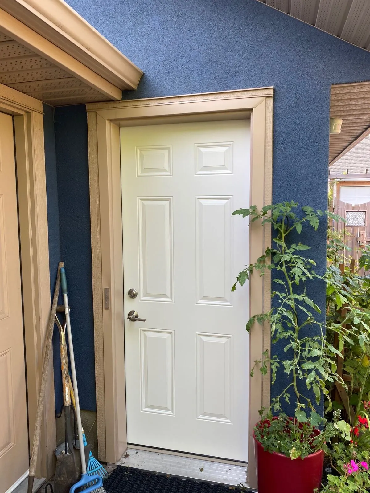 Side entry door installation